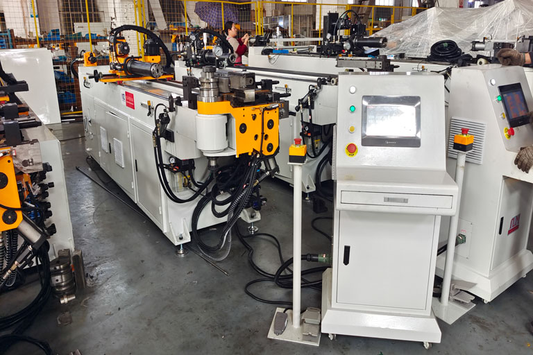 automatic tube bending machine