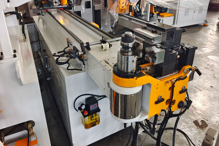 tube and pipe bending machine